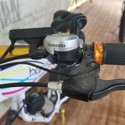 Feito de 26 polegadas de eletricidade de pneus gordos bicicleta com 48v 500w motor de bateria de lítio alimentado
