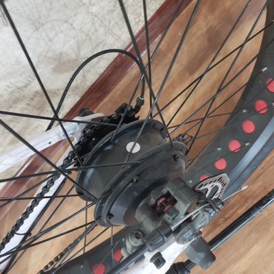 Feito de 26 polegadas de eletricidade de pneus gordos bicicleta com 48v 500w motor de bateria de lítio alimentado