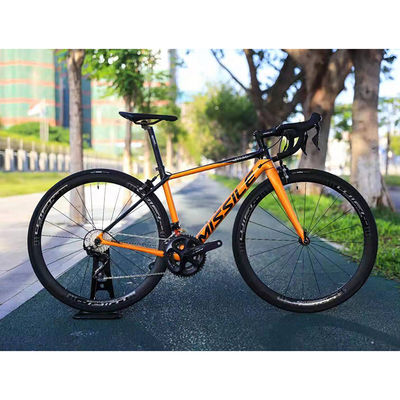 Carbono Roadbike Peso leve travão de disco Bicicleta 8,5 kg sem pedais com estrutura de carbono