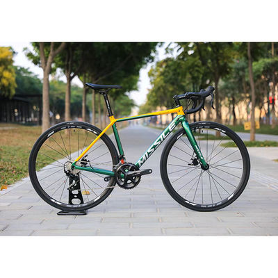 Made Women's Racing Bike com freio SHIMANO BR-R7020 e estrutura de alumínio leve