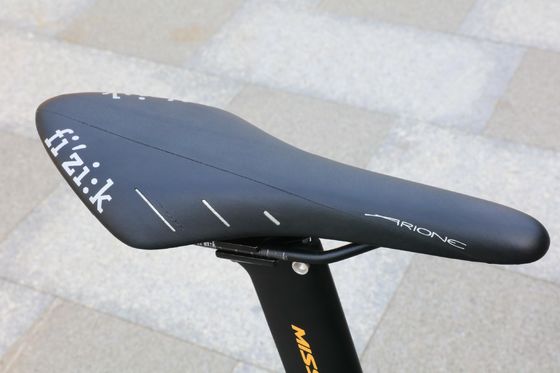 Material de borda de fibra de carbono bicicleta de estrada combinação perfeita de força e velocidade