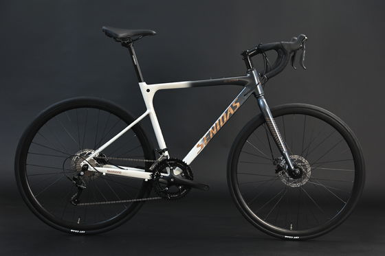 Bicicleta rodoviária de soldagem de fibra de carbono 700C 2*9s 1*9s AL Quadro Bonito Forma AL Hub E 10kg