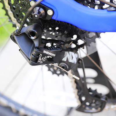Bicicleta de montanha leve de 29 polegadas com garfo dianteiro de fibra de carbono e cadeia YBN S12S