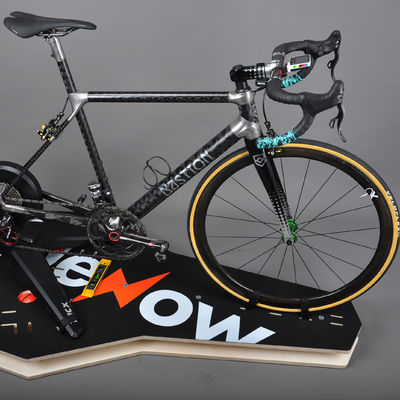 Equipamento de treino para ciclismo interior