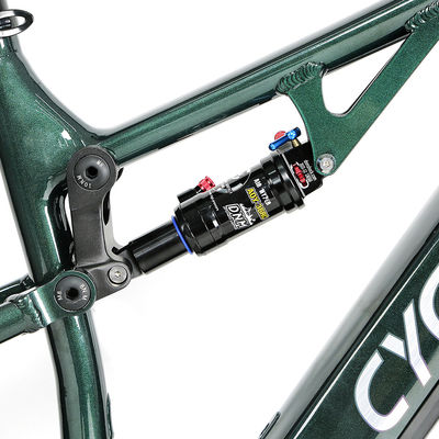 48V Mid Drive Fibra de carbono através do eixo Quadro de impulso Cabos internos Bicicleta elétrica EM6 Ebike
