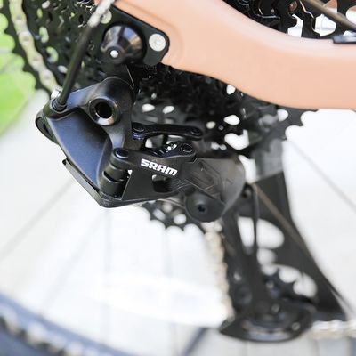 Bicicleta de montanha de 29 polegadas de alumínio com freio de disco hidráulico e suspensão dianteira