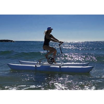 Resort Hotel Equipamento de brinquedo aquático Pedal de liga de bicicleta flutuante bicicleta de água inflável