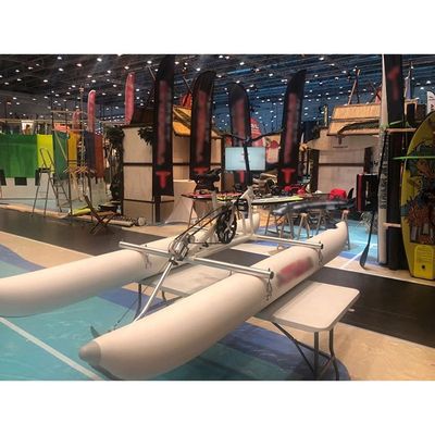 Resort Hotel Equipamento de brinquedo aquático Pedal de liga de bicicleta flutuante bicicleta de água inflável