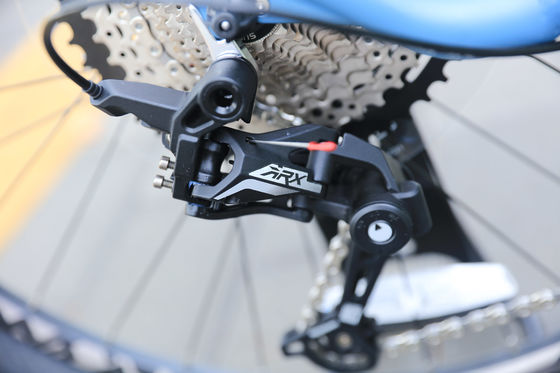 150kg Capacidade de carga 29 polegadas de fibra de carbono bicicleta de montanha com 30 velocidades de engrenagem e design