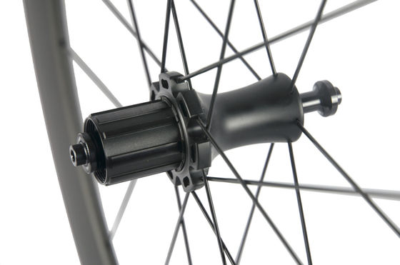 25mm Largura 50mm Profundidade Road Bike Tubeless Carbon Wheel Set 38C-25-R7 e personalização