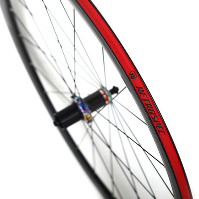 Retrospecto 700c Wheel Set em preto com RS Hub Carbon Body e Galaxy Color 24/24 Holes