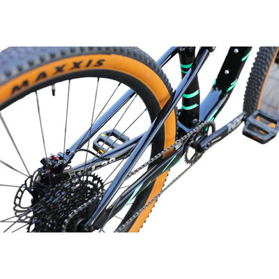 Bicicleta de montanha de cauda macia de 22 velocidades e tamanho de roda de 29 polegadas para andar em terreno de montanha