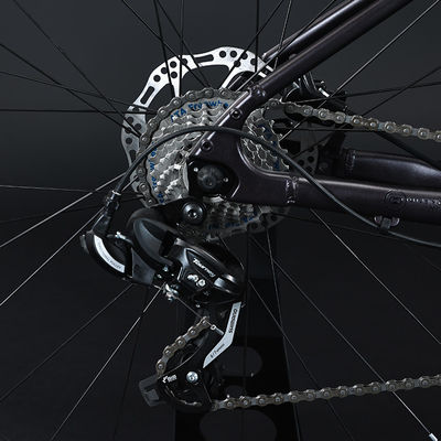 700*35C Pneus Flat Bar Adventure Bike com pedal comum e material de garfo de alumínio