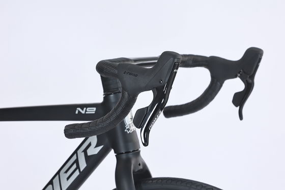 Bicicleta de corrida acessível para compradores conscientes do orçamento